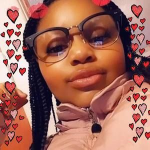 Meet your Posher, Adriona